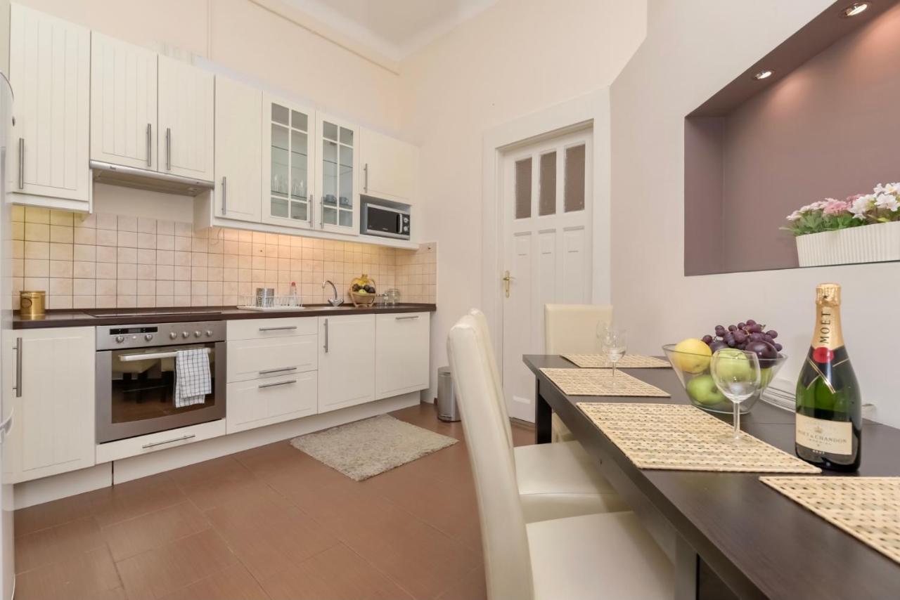 Corvina Apartment Budapest With Free Private Parking Esterno foto