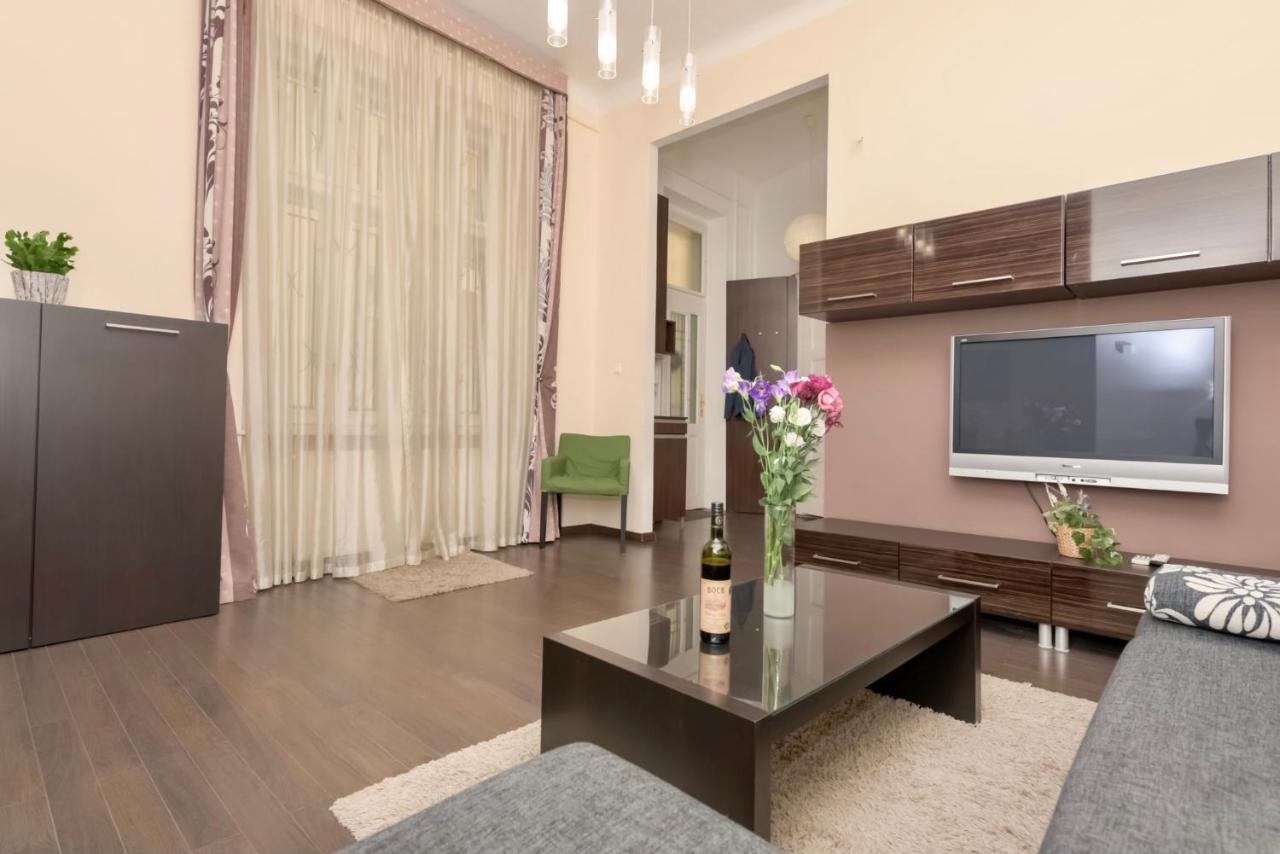 Corvina Apartment Budapest With Free Private Parking Esterno foto