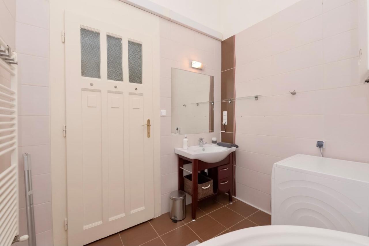 Corvina Apartment Budapest With Free Private Parking Esterno foto